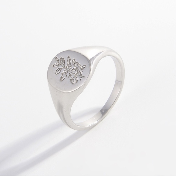 925 Sterling Silver Signet Ring - Picture 1 of 5